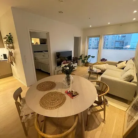 Modern Apartment Nearby City Centrum Тромсё Экстерьер фото