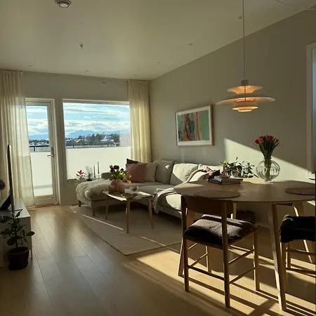 Modern Apartment Nearby City Centrum Тромсё Экстерьер фото